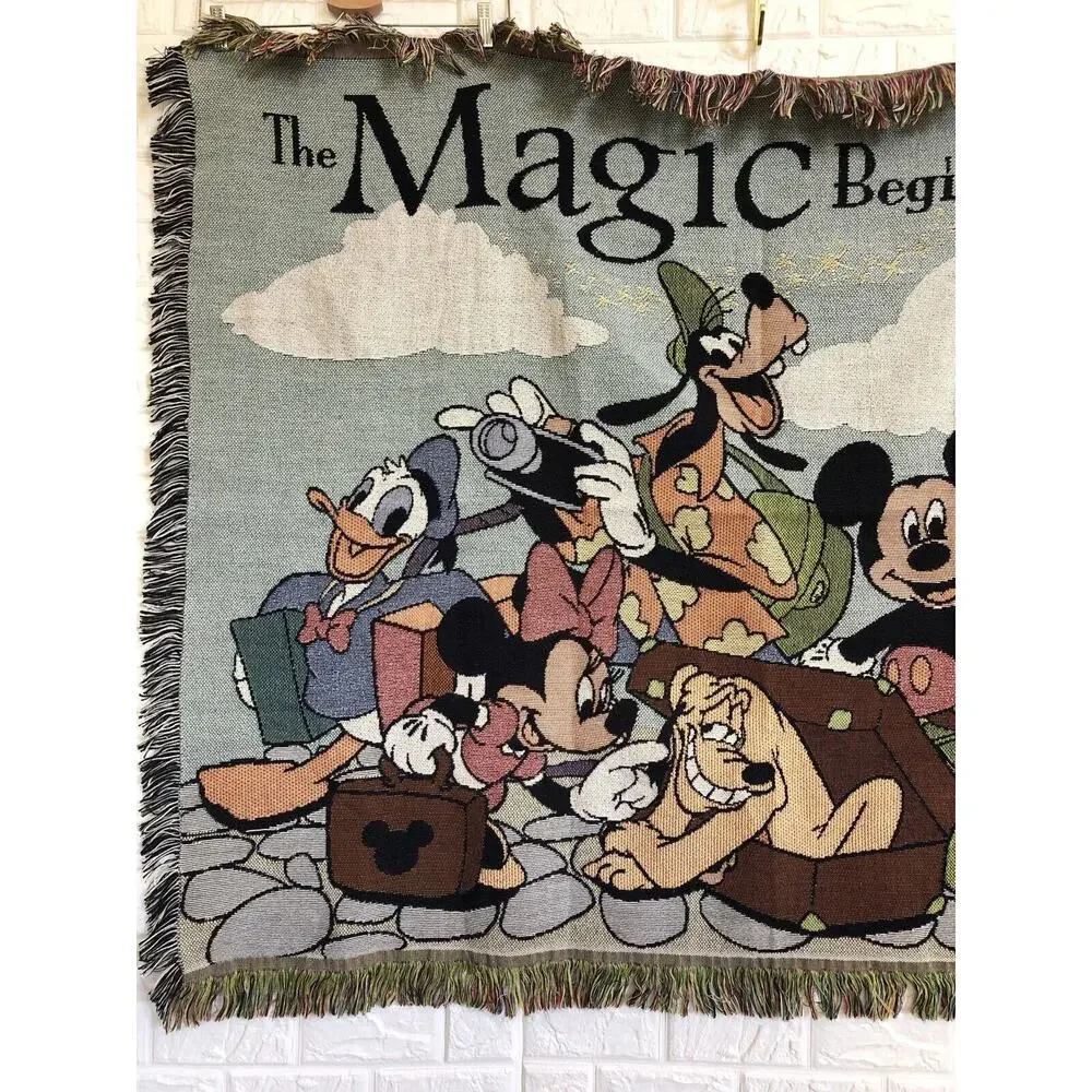 Disney Fringed Throw The Magic Begins With You! Mickey Mouse Minnie & Gang‎